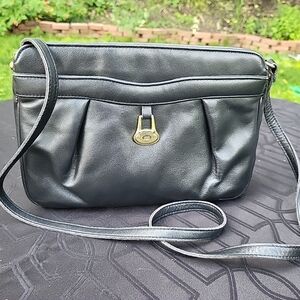 Vintage Etienne Aigner Black Leather Shoulder Bag Handbag Purse Great Condition